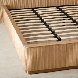 San Pierre Light Brown Ash Veneer Queen Bed